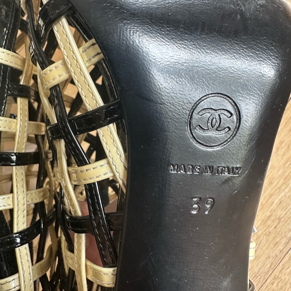 CHANEL Black and Cream Woven Boots - Picture 7 of 13
